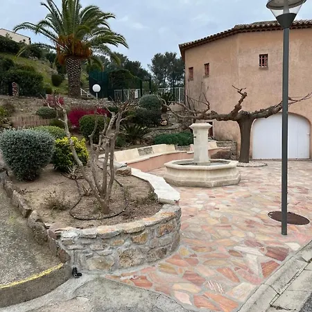 Vue /parking Privatif *